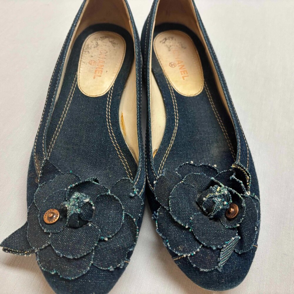 CHANEL Dark Blue Denim Camellia Ballet Flats